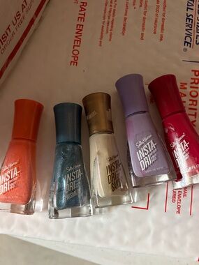 Sally Hansen Insta-Dri Fast Dry Nail Polish - 5 pack! NWT
